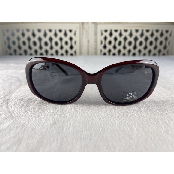 Daisy Fuentes Accessories - NWT Sol Daisy Fuentes Womens Rxable Sunglasses Burgundy